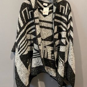 Beautiful Lulla poncho with hood